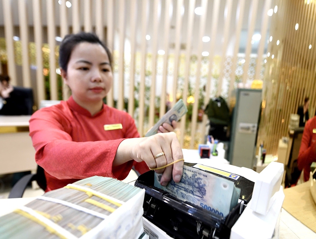 Huy động 'hụt hơi', l&atilde;i suất tăng- Ảnh 1.