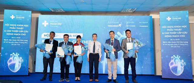 Phẫu thuật v&agrave; can thiệp cấp cứu động mạch chủ - Ảnh 1.