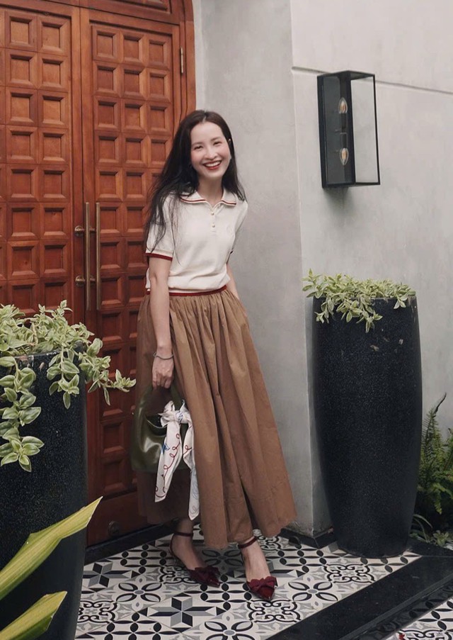 Quần ống rộng, váy dài và áo polo dệt kim, cặp đôi hoàn hảo của mùa- Ảnh 4.