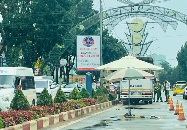 Tai nạn giao th&ocirc;ng tại Pleiku, hai &ocirc;ng ch&aacute;u tử vong dưới gầm xe tải. - Ảnh 1.