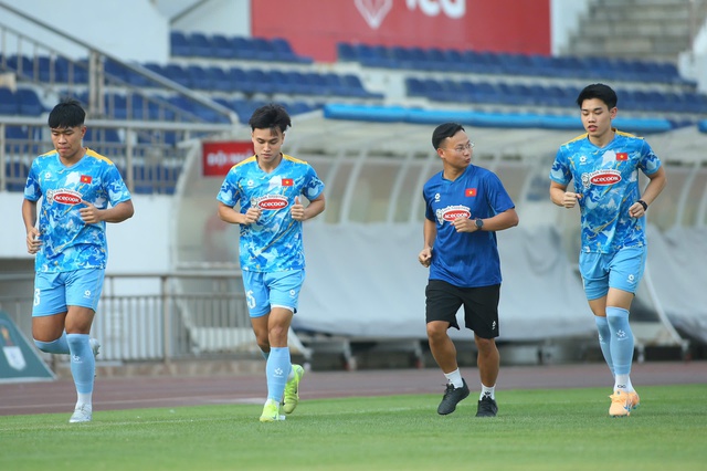 Antrenorul Kim Sang-sik era confuz: „Mi-a dispărut somnul din cauza finalizării lotului pentru Vietnam U.23, am inima frântă din cauza lui Van Truong” - Foto 2.