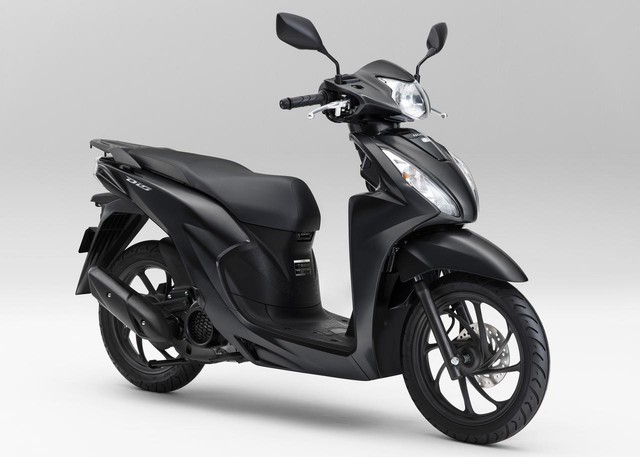Honda Dio110 Lite y hệt kiểu dáng nhưng thay đổi một số chi tiết, công suất động cơ so với các phiên bản Vision sản xuất tại Việt Nam. Ảnh: Honda