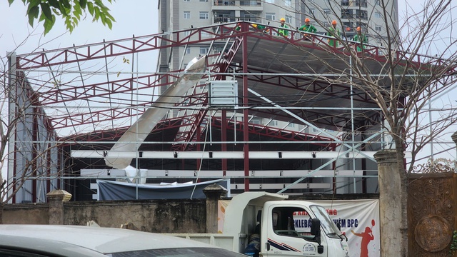 Phường An Khánh ra quân cưỡng chế sân pickleball xây dựng không phép- Ảnh 2. Phường An Khánh ra quân cưỡng chế sân pickleball xây dựng không phép- Ảnh 2.