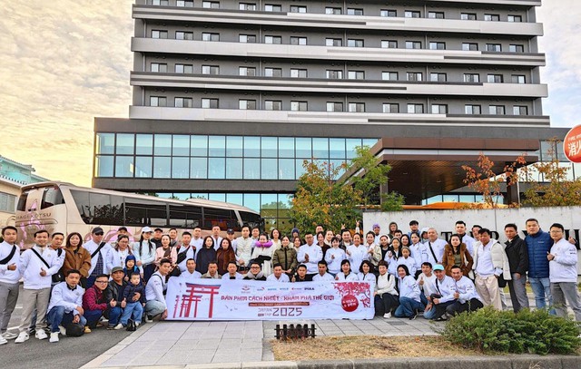 Ng&ocirc;i Sao tổ chức Japan Trip 2025 tri &acirc;n đại l&yacute; ti&ecirc;u biểu
- Ảnh 1.