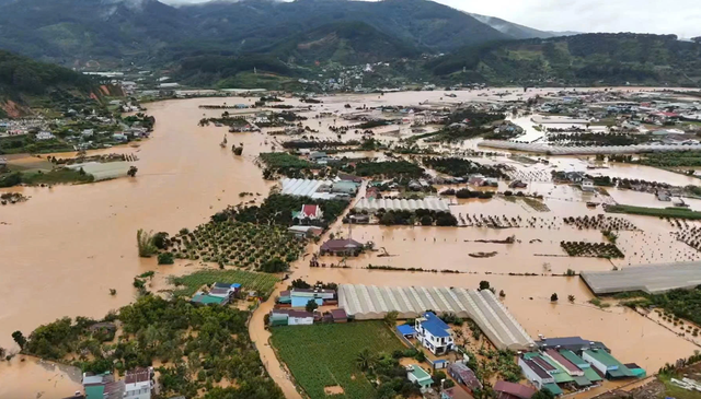 L&acirc;m Đồng hỗ trợ 120 triệu đồng cho người d&acirc;n bị sập nh&agrave; do thi&ecirc;n tai- Ảnh 3.