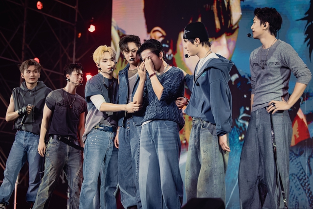 Th&iacute; sinh 'T&acirc;n binh to&agrave;n năng' kiệt quệ, căng thẳng đối đầu nh&oacute;m nhạc Th&aacute;i Lan  - Ảnh 4.