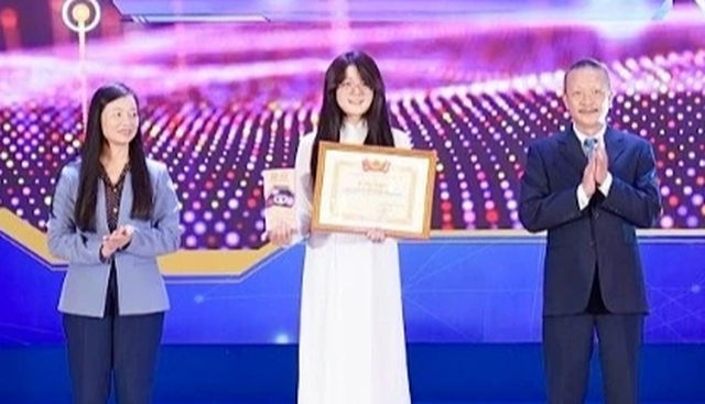 Hành trình chinh phục giải thưởng khoa học của nữ sinh nghị lực - Ảnh 1.