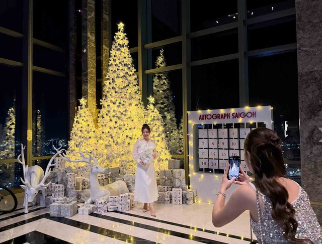 TP.HCM rộn ràng chuẩn bị mùa lễ hội cuối năm- Ảnh 7.