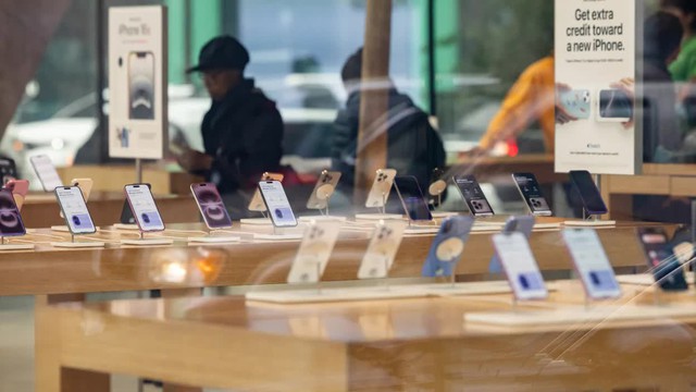 Apple bước v&agrave;o tuổi 50 với loạt sản phẩm khiến thế giới phải d&otilde;i theo - Ảnh 1.