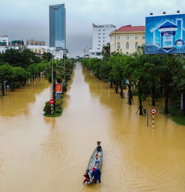 Mưa lũ dai dẳng, bất thường ở miền Trung- Ảnh 5.