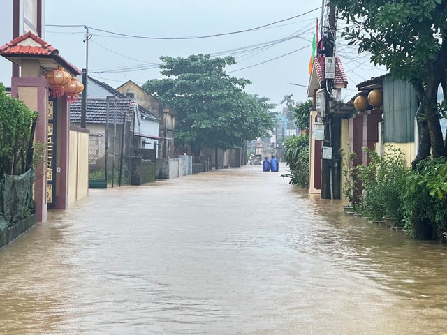 Quảng Trị mưa lớn , lũ trên sông Kiến Giang vượt báo động 3 uy hiếp dân sinh - Ảnh 2.