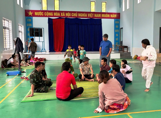 Đà Nẵng: Sơ tán gần 15.900 người dân ra khỏi vùng ngập sâu, sạt lở nguy hiểm - Ảnh 1.