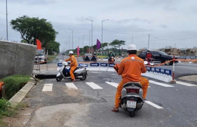 Làng đại học Đà Nẵng: Xuất hiện 'hố tử thần' trên đường Nam Kỳ Khởi Nghĩa   - Ảnh 2.