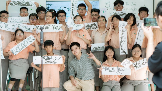 “Thầy giáo mùa xuân” của người khiếm thính - Ảnh 3.