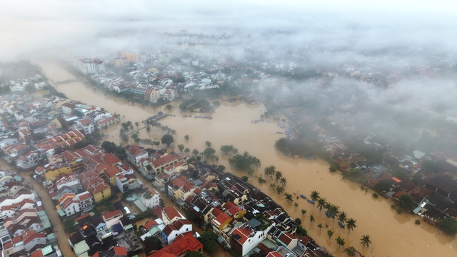 Đà Nẵng chi 210 tỉ đồng hỗ trợ khấp cấp cho người dân 72 xã, phường - Ảnh 1.