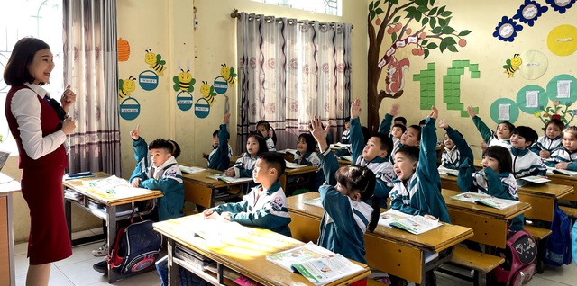 Bộ GD-ĐT nêu hàng loạt bất cập trong cách tính lương nhà giáo - Ảnh 1.