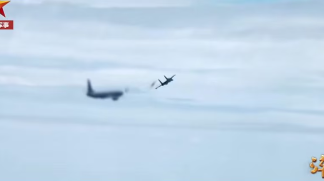 Úc cảnh báo rủi ro gia tăng trên tuyến hàng hải qua Biển Đông- Ảnh 1.