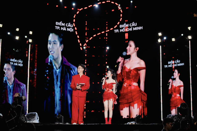 Viettel trình diễn kết nối cầu truyền hình 5G tại sự kiện âm nhạc Y-Fest 2025 - Ảnh 2. Viettel trình diễn kết nối cầu truyền hình 5G không độ trễ tại Y-Fest 2025 - Ảnh 4.