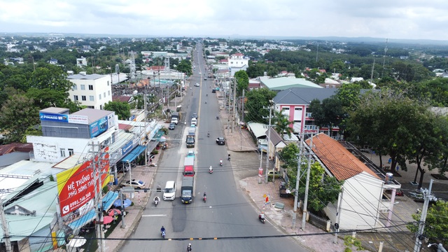 'Đường tránh' Đồng Xoài được sửa chữa sau phản ánh của Báo Thanh Niên- Ảnh 13. 'Đường tránh' Đồng Xoài được sửa chữa sau phản ánh của Báo Thanh Niên- Ảnh 13.