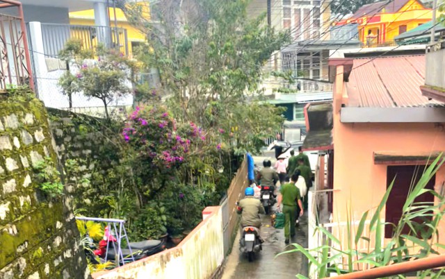 C&ocirc;ng an kh&aacute;m x&eacute;t nh&agrave; Trưởng ph&ograve;ng ph&aacute;p chế Sở Y tế L&acirc;m Đồng - Ảnh 2.