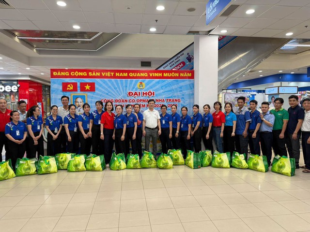 Saigon Co.op lan tỏa gi&aacute; trị &lsquo;M&igrave;nh v&igrave; mọi người-Mọi người v&igrave; m&igrave;nh&rsquo; giữa b&atilde;o lũ - Ảnh 1.