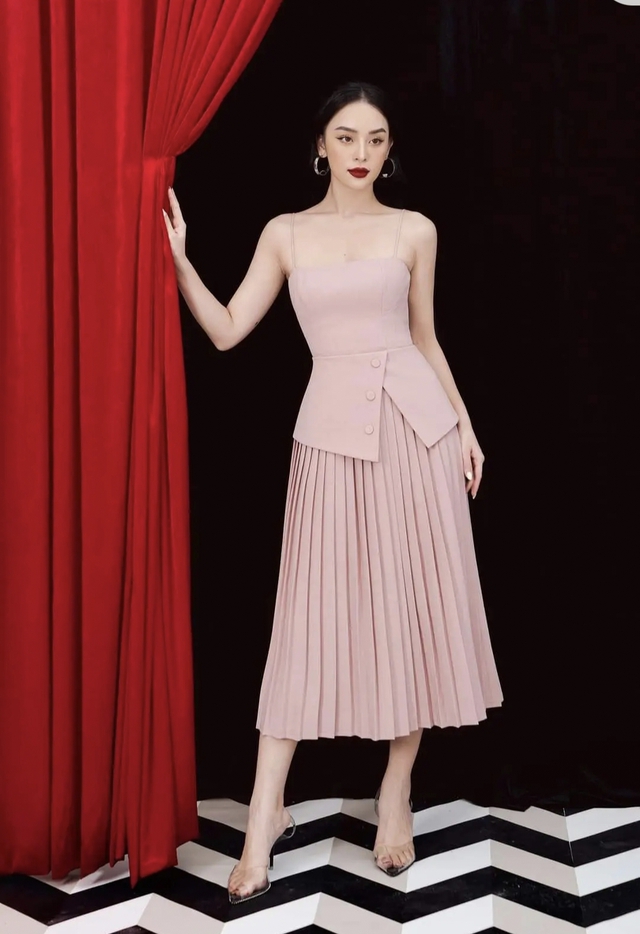 Chân váy xếp ly ăn gian vóc dáng, cho vẻ ngoài cuốn hút- Ảnh 4.