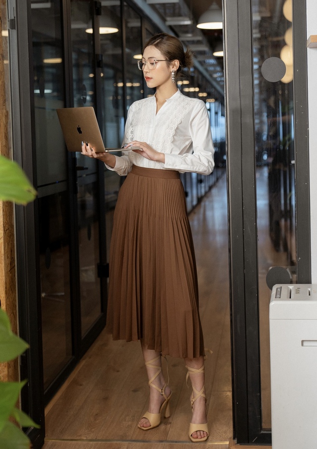 Chân váy xếp ly ăn gian vóc dáng, cho vẻ ngoài cuốn hút- Ảnh 5.