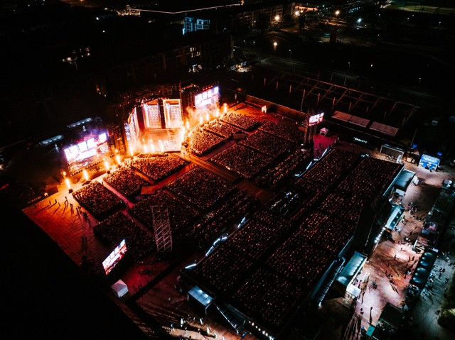 Soobin ch&aacute;y hết m&igrave;nh trong concert, c&ugrave;ng fan quy&ecirc;n g&oacute;p hơn 1,2 tỉ đồng cho miền Trung- Ảnh 11.