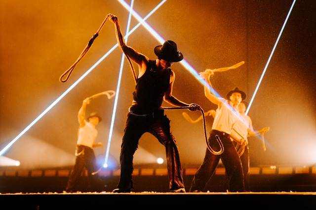 Soobin ch&aacute;y hết m&igrave;nh trong concert, c&ugrave;ng fan quy&ecirc;n g&oacute;p hơn 1,2 tỉ đồng cho miền Trung- Ảnh 3.