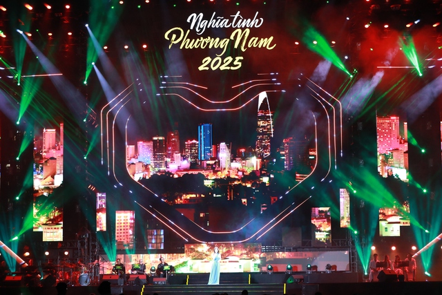 'Nghĩa tình phương Nam' góp hơn 25 tỉ đồng ủng hộ đồng bào miền Trung- Ảnh 5.