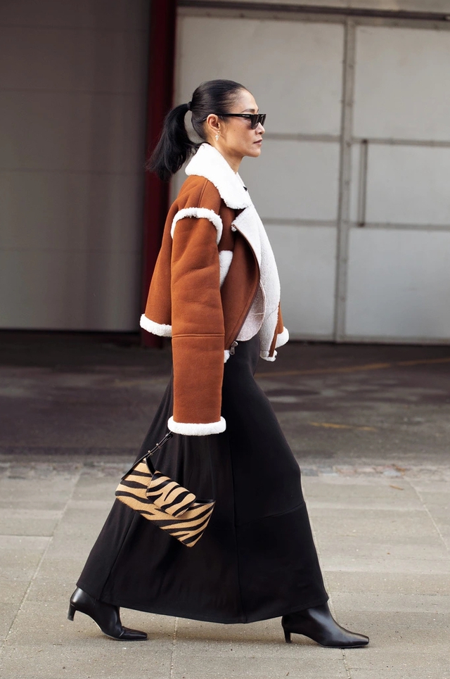 Bùng nổ xu hướng áo khoác ngắn, lửng ôm sát siêu 'hot' lên ngôi- Ảnh 3.