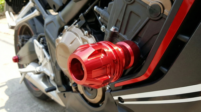 3 lưu ý khi mua gù chống đổ cho mô tô, xe máy - Ảnh 2. 3 lưu ý khi mua gù chống đổ cho mô tô, xe máy - Ảnh 2.