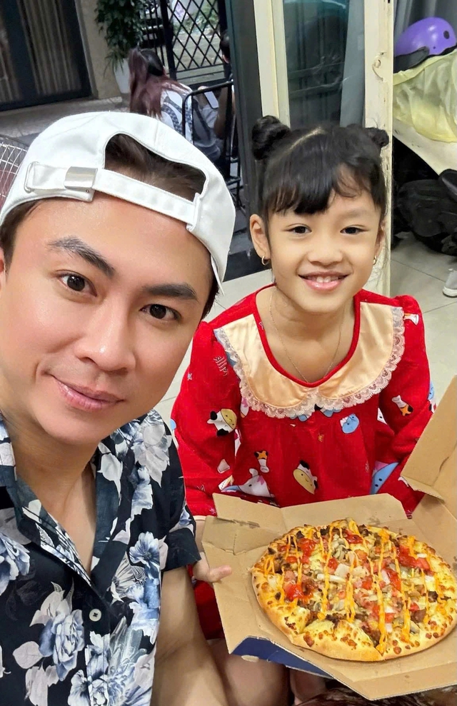 Hồ Việt Trung nói về bạn gái tin đồn Sara Trương Tuyền - Ảnh 2.