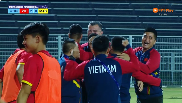 Thắng đậm Malaysia, U.17 Việt Nam lập kỳ t&iacute;ch gi&agrave;nh v&eacute; đi ch&acirc;u &Aacute;: VFF thưởng n&oacute;ng 600 triệu đồng- Ảnh 2.