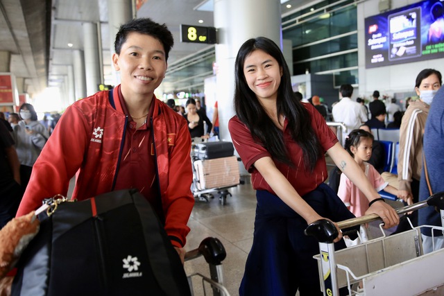 Đội tuyển nữ Việt Nam về nước, HLV Mai Đức Chung tiết lộ điều bất ngờ- Ảnh 2.