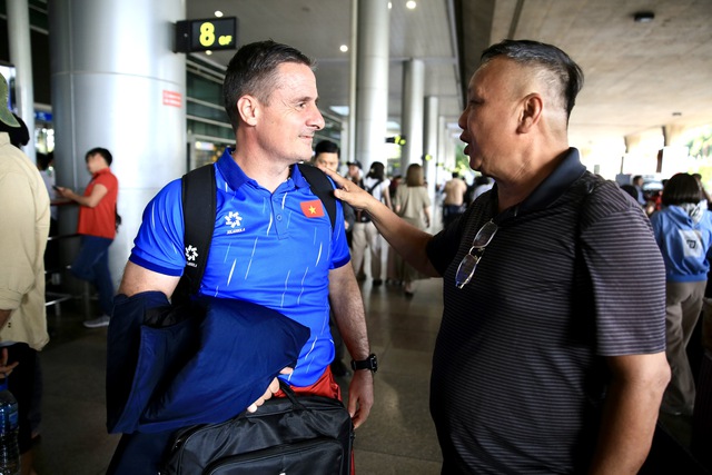 Đội tuyển nữ Việt Nam về nước, HLV Mai Đức Chung tiết lộ điều bất ngờ- Ảnh 10.