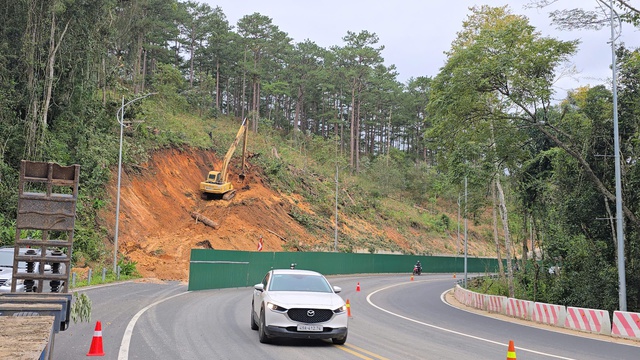 Cần từ 15 - 17 tỉ đồng sửa chữa đ&egrave;o Prenn sạt lở- Ảnh 1.