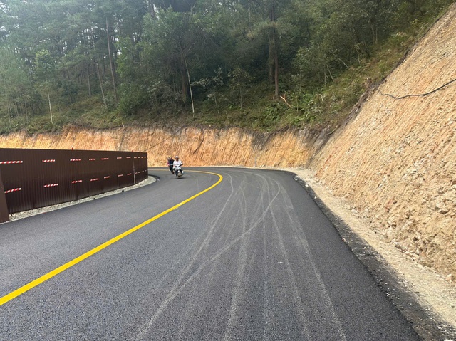 Từ 18 giờ ngày 30.11 thông tuyến đèo Mimosa sau 12 ngày bị sạt lở- Ảnh 2.