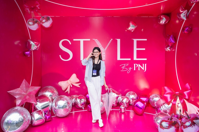 Bùng nổ đêm nhạc - thời trang, Single with STYLE 2025 chinh phục hàng nghìn bạn trẻ- Ảnh 1. Bùng nổ đêm nhạc - thời trang, Single with STYLE 2025 chinh phục hàng nghìn bạn trẻ- Ảnh 1.