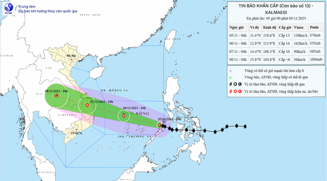 Sáng nay bão Kalmaegi vào Biển Đông, mạnh cấp 13 hướng về Gia Lai - Ảnh 1. Sáng nay bão Kalmaegi vào Biển Đông, mạnh cấp 13 hướng về Gia Lai - Ảnh 1.