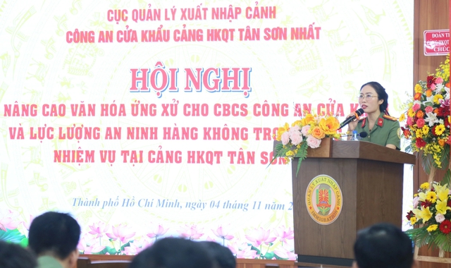 Nâng cao văn hóa ứng xử cho Công an cửa khẩu, lực lượng an ninh hàng không - Ảnh 4.