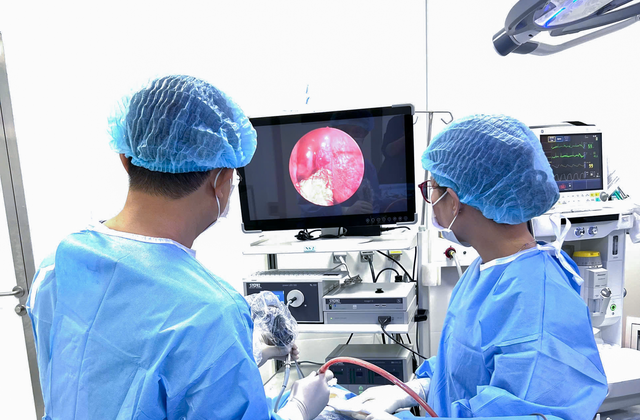 Hành Trình Bước Ra Khỏi ‘Thế Giới Không Mùi’ Sau Gần 8 Năm Chung Sống - Ảnh 1.