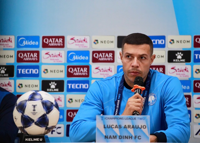 HLV Trung Kiên bất ngờ không họp báo, trung vệ Brazil cực lạc quan: Nam Định sẽ thắng Osaka…- Ảnh 1. HLV Trung Kiên bất ngờ không họp báo, trung vệ Brazil cực lạc quan: Nam Định sẽ thắng Osaka…- Ảnh 1.