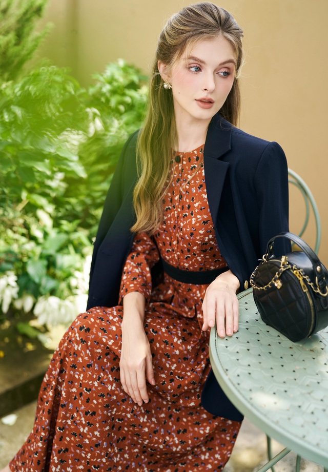 Công sở vào thu cùng bản phối áo khoác, váy dài và quần ống rộng- Ảnh 2.