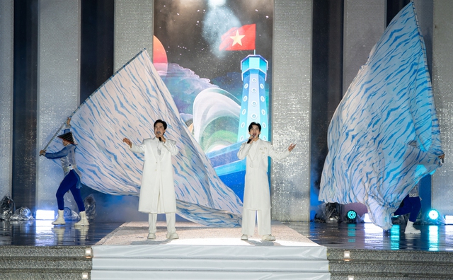 'Hot boy cải lương' Quách Phú Thành 'lột xác' ở tuổi 20 - Ảnh 1.