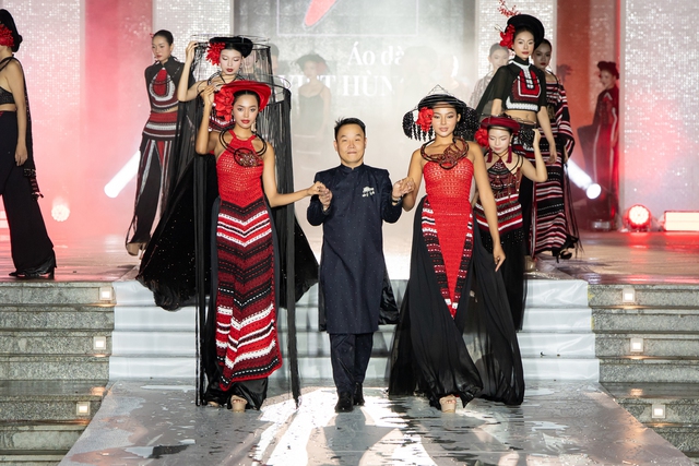 'Hot boy cải lương' Quách Phú Thành 'lột xác' ở tuổi 20 - Ảnh 7.