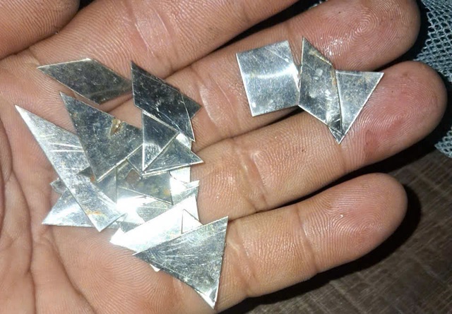 'Đinh tặc' lộng hành trên quốc lộ 1 cũ: Người dân liên tục bị lủng bánh xe - Ảnh 2.