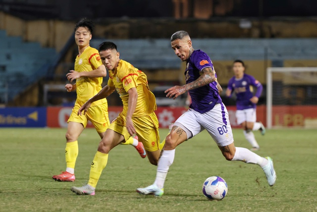 Đỗ Ho&agrave;ng H&ecirc;n lập si&ecirc;u phẩm, H&agrave; Nội thắng ấn tượng PVF-CAND: Chưa từ bỏ đua v&ocirc; địch- Ảnh 1.