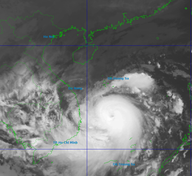 Mắt bão hình thành và dự báo chi tiết các tỉnh mưa lớn do bão số 13 Kalmaegi - Ảnh 1. Mắt bão hình thành và dự báo chi tiết các tỉnh mưa lớn do bão số 13 Kalmaegi - Ảnh 1.