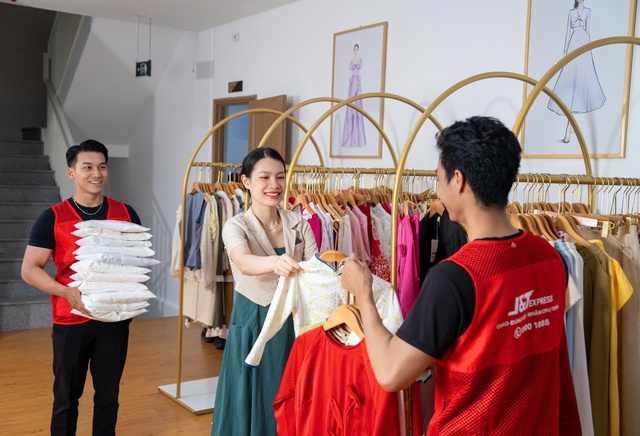 Logistics Việt Nam chạy đua c&ocirc;ng nghệ v&agrave; hạ tầng cho m&ugrave;a cao điểm cuối năm - Ảnh 2.